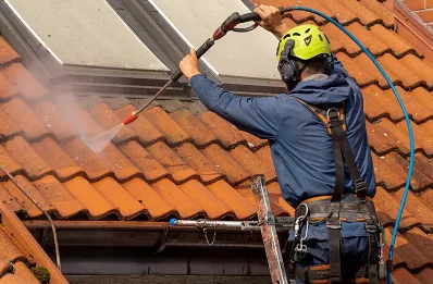 Démoussage et hydrofuge de toiture à Launaguet